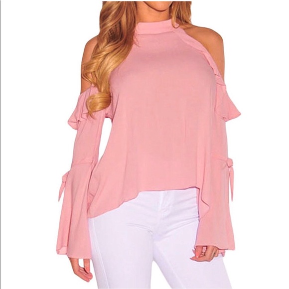 Selling this trendy pink top - Picture 2 of 4